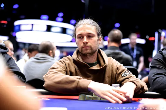 Sirghi Cracks Aces in Three-Way Clash, Heath Left Short