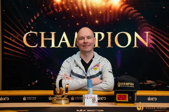 Tobias Schwecht biến lợi thế chip khổng lồ thành danh hiệu Triton đầu tiên và $465,000