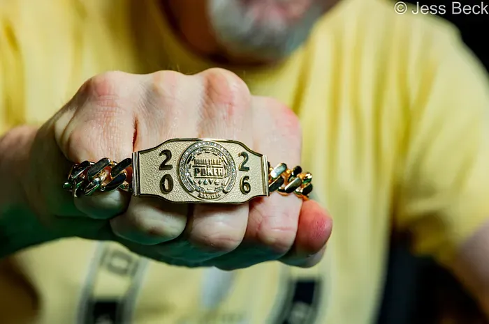 WSOP 2026 Ngày 3: Chiếc Vòng Tay Đầu Tiên Được Trao, Các Ngôi Sao Lớn Đổ Bộ
