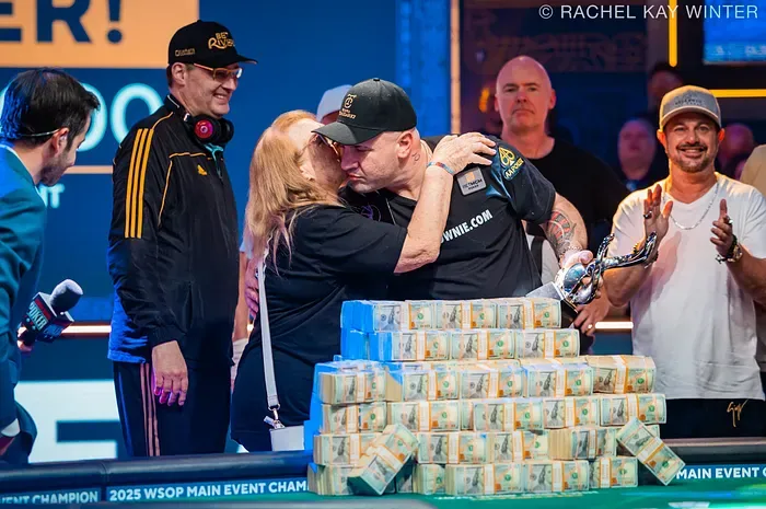 Phil Hellmuth và Michael Mizrachi đối đầu tại vòng 3 Heads-Up WSOP