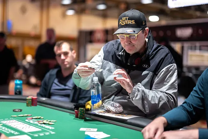 Hellmuth bị thùng phá sảnh loại khỏi final table