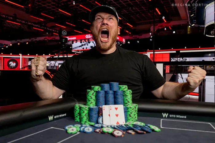 Mike Holtz giành chiếc vòng tay WSOP thứ hai tại Super Turbo Bounty
