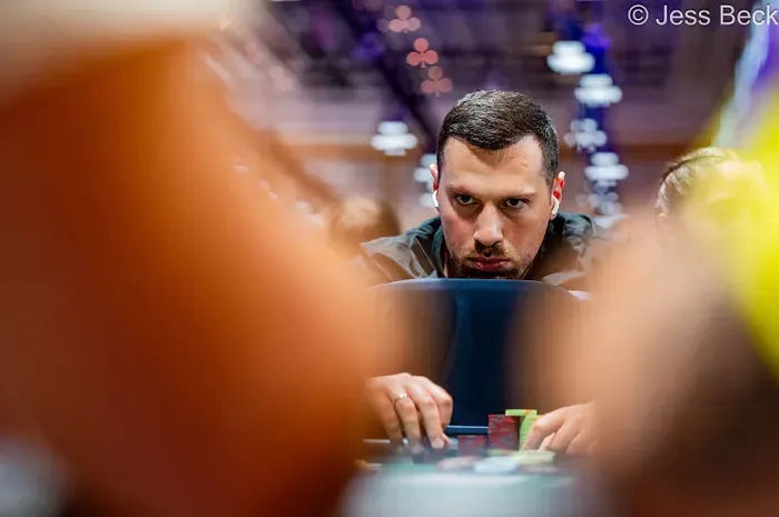 Martirosian bị 'bắt bài' hai lần với Át Át, trở thành bubble boy tại WSOP $100K High Roller