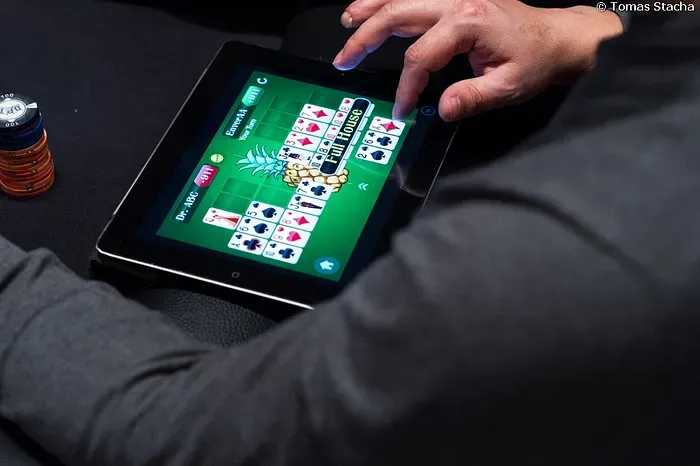 Kinh tế chú ý đã đến với poker