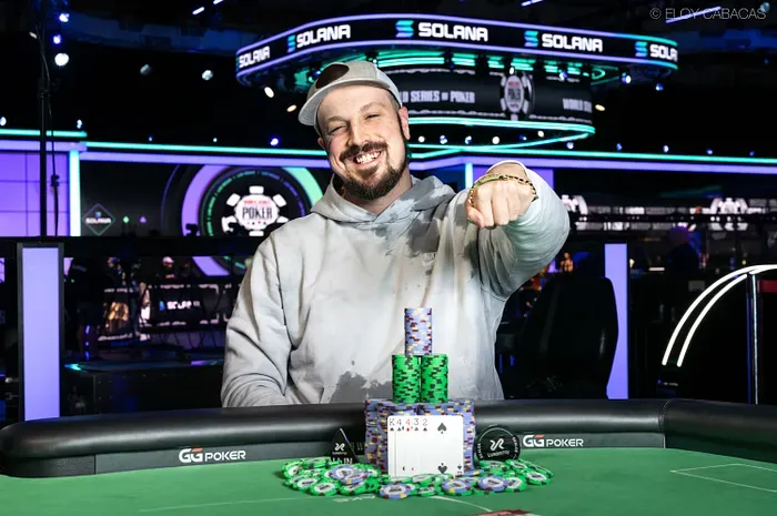 Zachary Gruneberg giành chiếc vòng tay WSOP đầu tiên trong sự kiện Five Card Pot-Limit Omaha