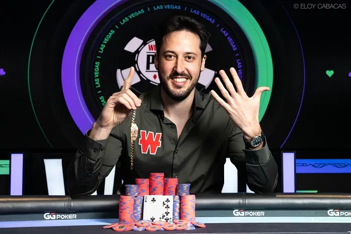 Adrian Mateos: Tay bài nóng nhất hành tinh