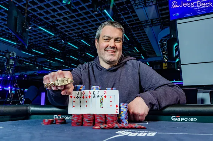 Matt Grapenthien giành vinh quang WSOP lần thứ hai sau khi vô địch $10,000 Stud Hi-Lo Championship