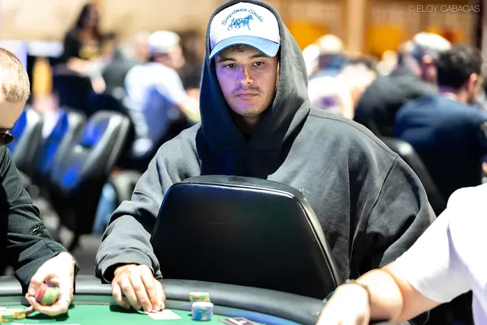 Taylor von Kriegenbergh Dẫn Đầu Chip Main Event Ngày 1d