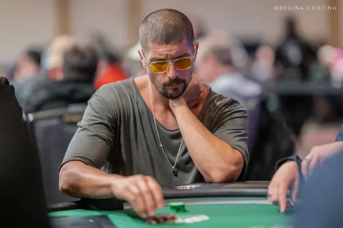Trở lại poker
