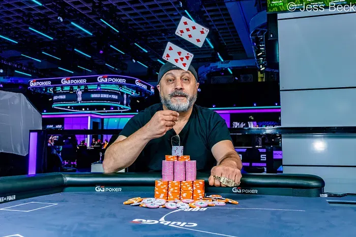 "Tôi chơi tốt hơn với stack ngắn": Johnny Oshana chinh phục Gladiators of Poker