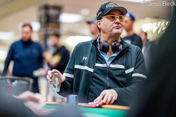 Hellmuth bị từ chối chiếc vòng tay thứ 18 khi về nhì tại ngày cuối WSOP 2026
