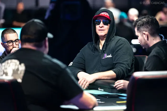 Seat 3: Mario Boos (Pháp) — 44 triệu chip (29 BB)