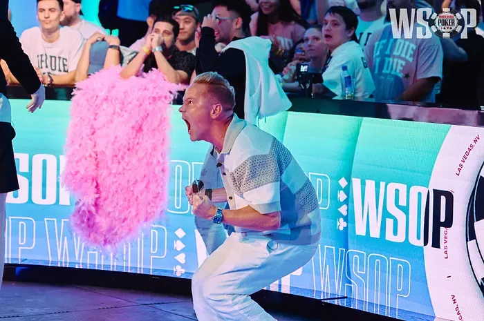 Lucas Jumalon dẫn đầu trước Lauri Saaskilahti khi hành động tại WSOP Main Event trở nên nóng bỏng