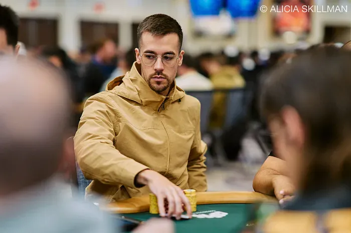 Hobold và Berglin giành chiến thắng tại các sự kiện WCOOP Boot Camp khi Main Event đến gần