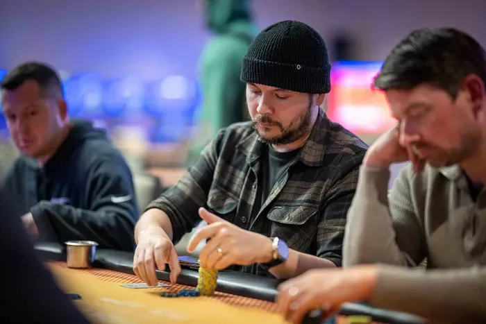 Khởi đầu và thói quen chơi poker