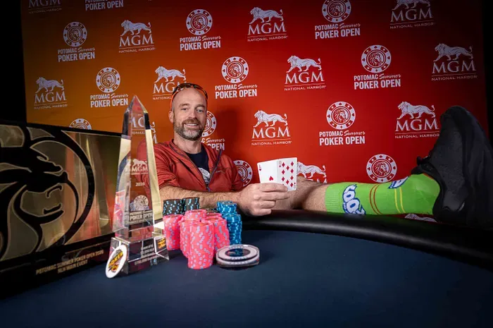 Bác sĩ gia đình đi làm trước khi chơi final table, giành chiến thắng $136,054