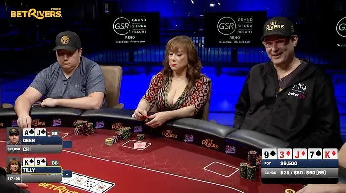 Jennifer Tilly tỏa sáng