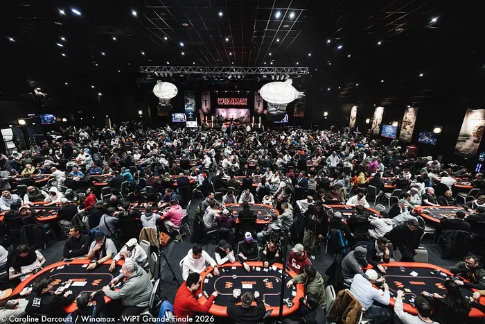 Main Event €500 dẫn đầu sáu ngày poker