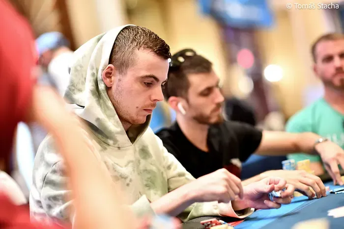 Daniel Negreanu tiến sâu giải 25.000 USD High Roller Championship