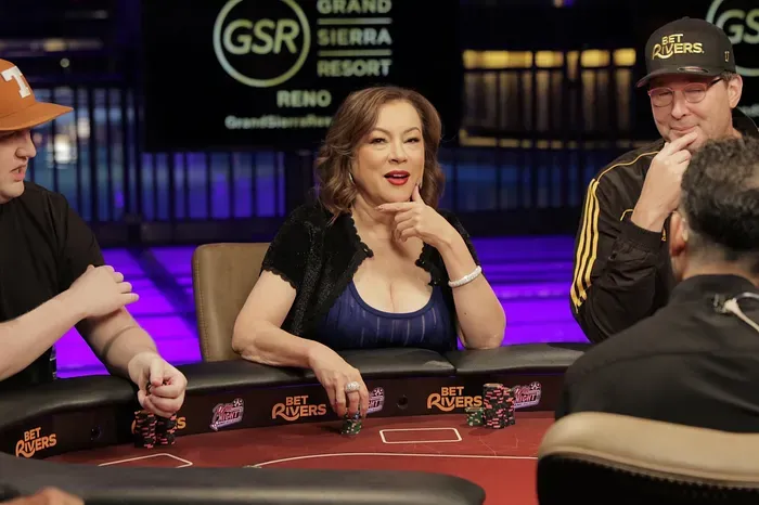 Phil Hellmuth thi đấu thế nào?