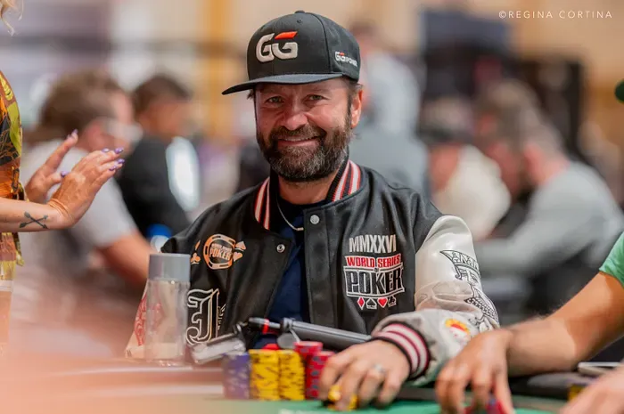 Daniel Negreanu lần thứ ba vào bàn chung kết WSOP trong tuần nhưng không có vòng tay